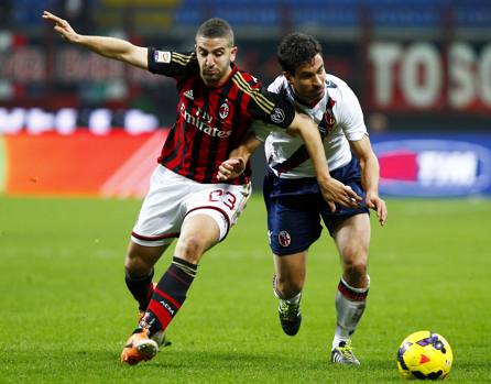 Taarabt a duello con Garics. LaPresse